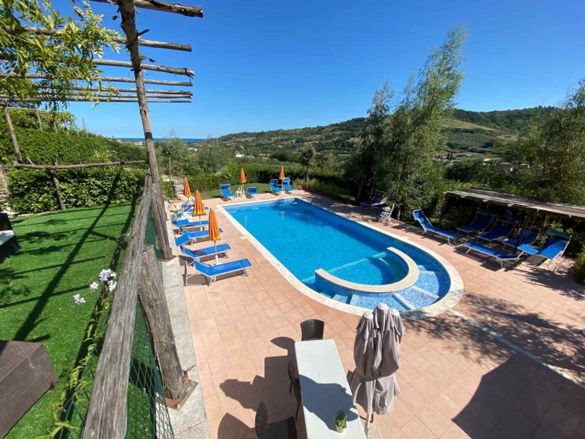 Il Girasole Country Village Massignano Exteriér fotografie
