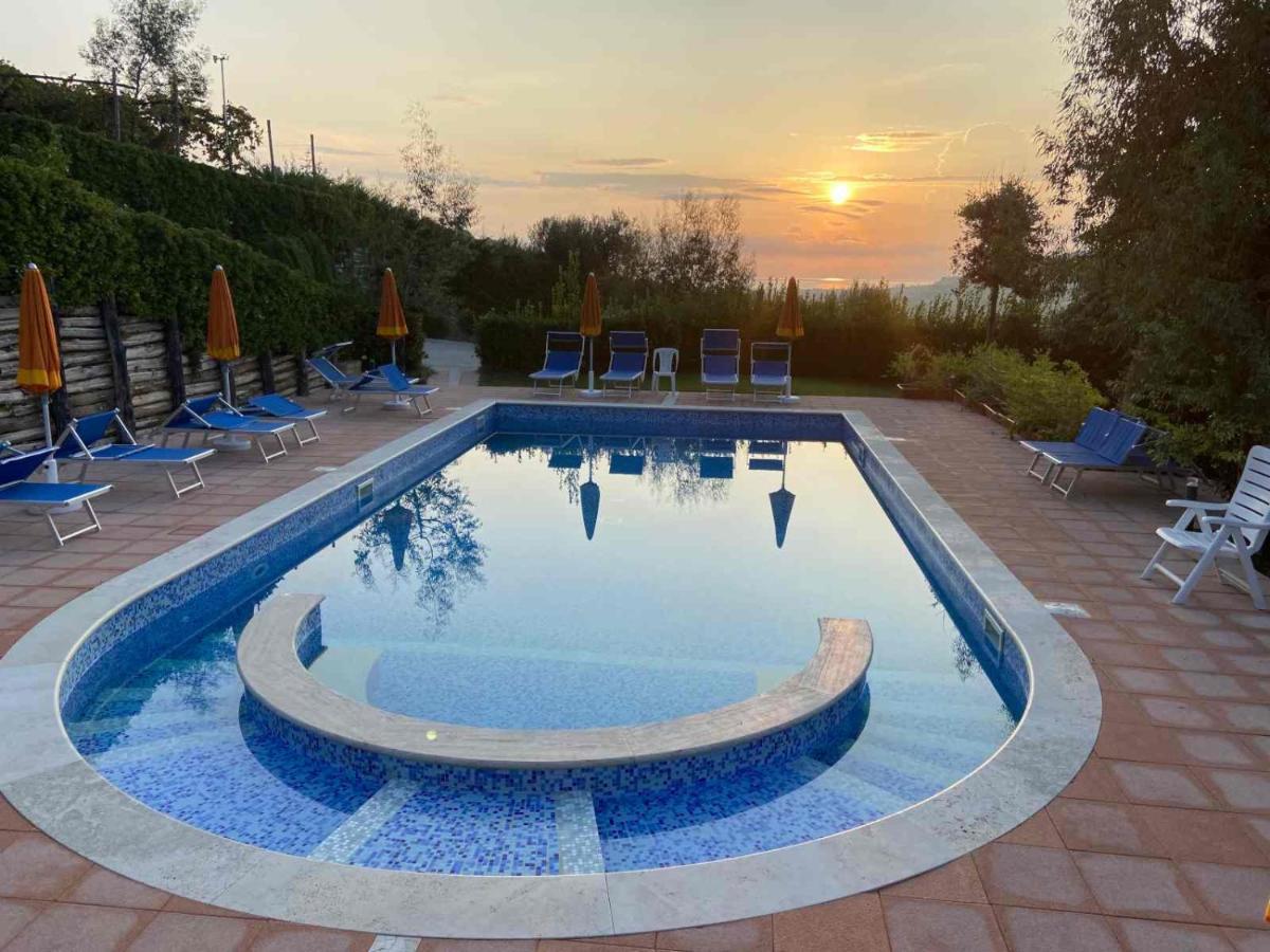 Il Girasole Country Village Massignano Exteriér fotografie