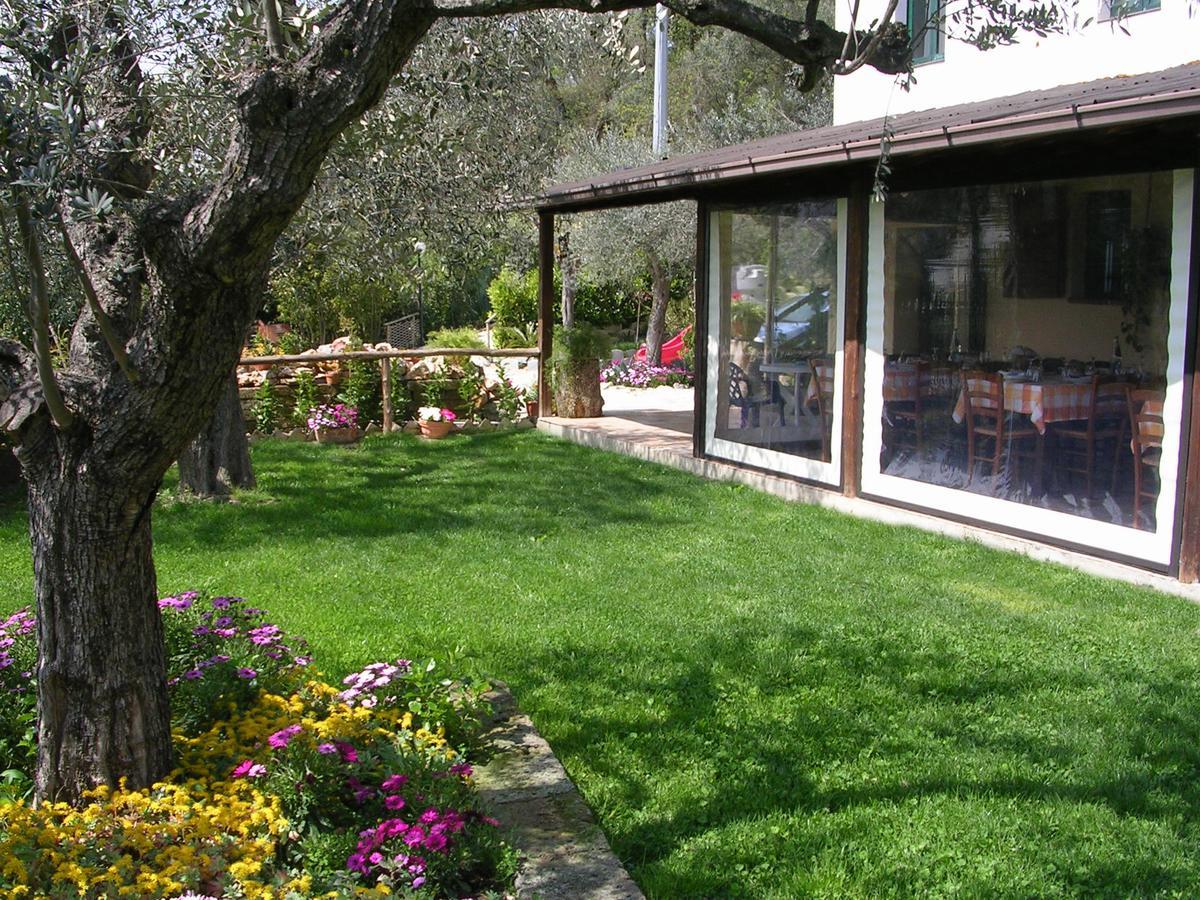 Il Girasole Country Village Massignano Exteriér fotografie